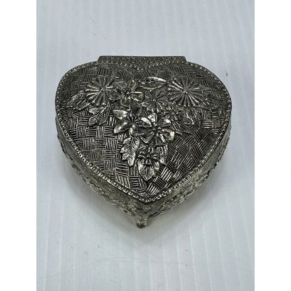 Vintage Trinket Box Metal‎ Heart Shaped Red Velvet Lined Silver Tone
